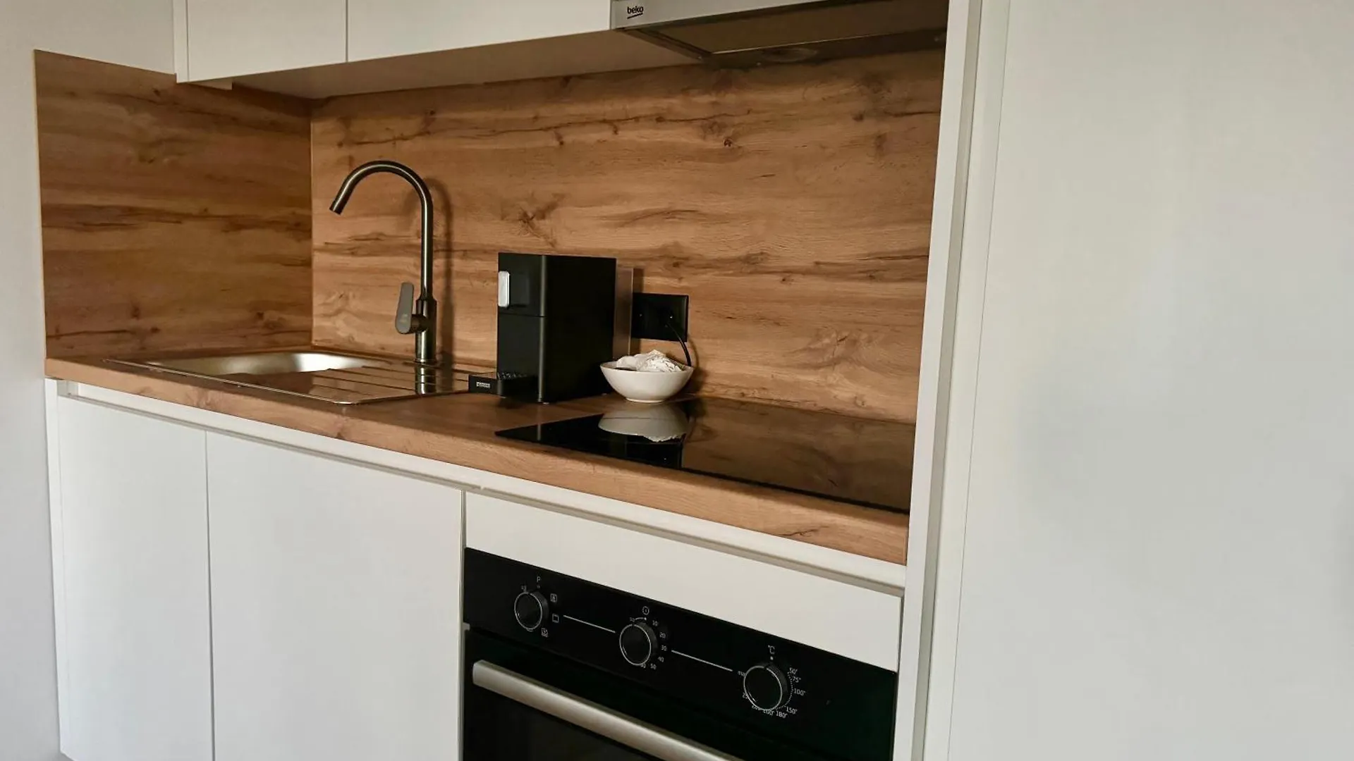 Modern Studio Apartment with Free Parking Viena
